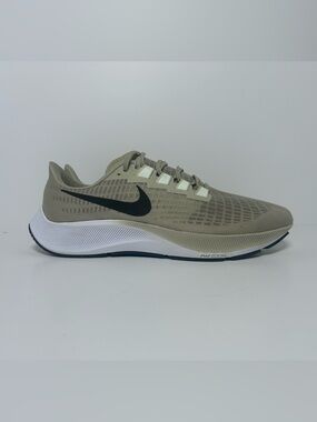 Nike Air Zoom Pegasus 37 (Stone/Black)